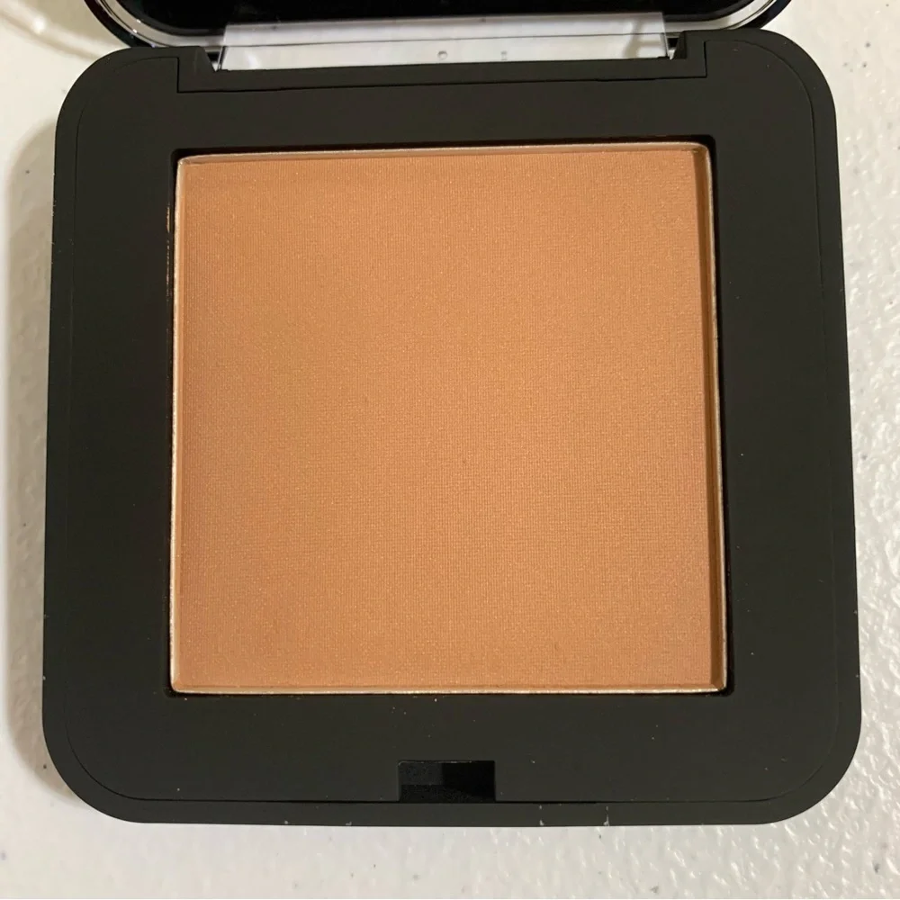 The Crème Shop PCH Powder Bronzer-NIB